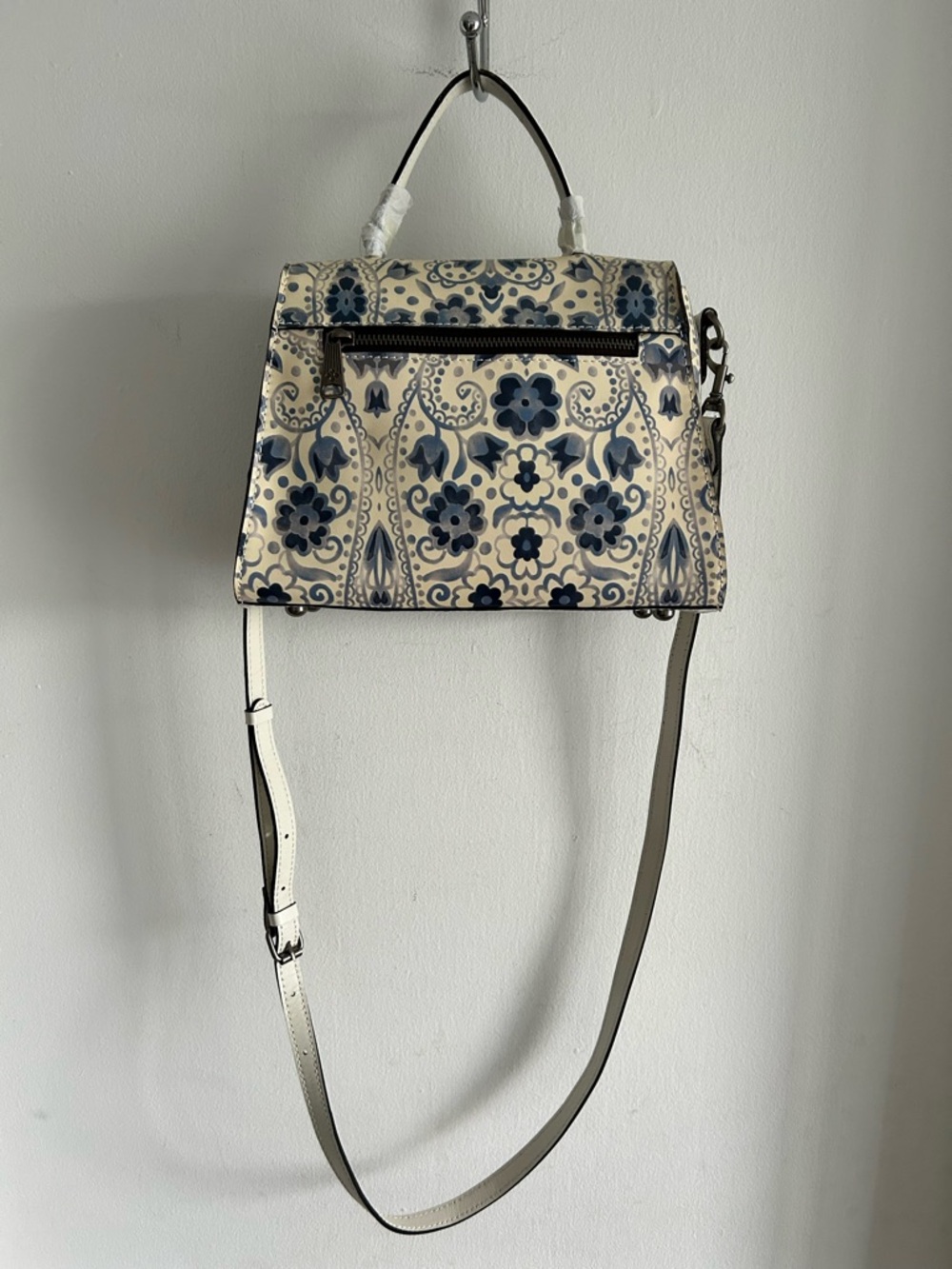 NWT Patricia Nash Blue white Floral Italian leather purse - Picture 10 of 11